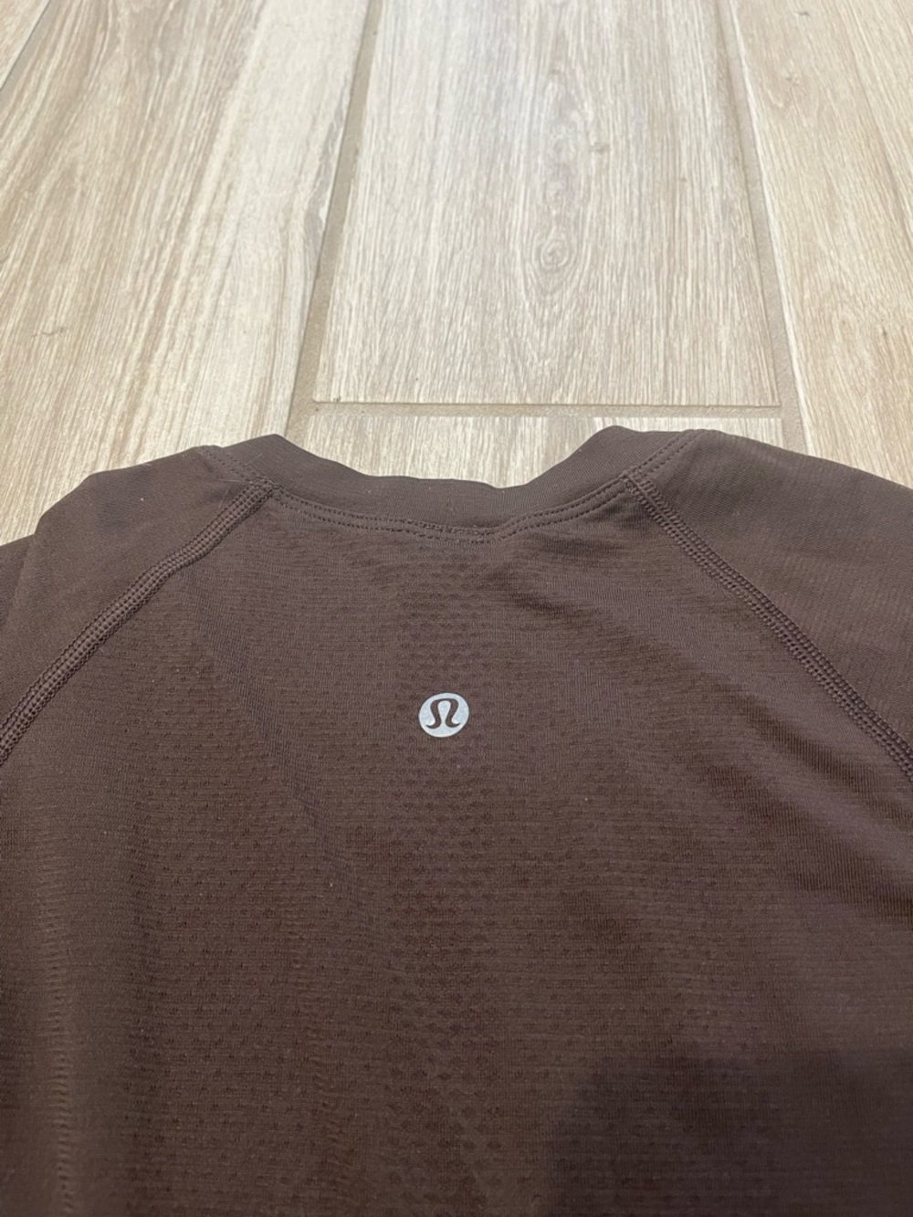 Lululemon Swiftly Tech Long Sleeve Shirt 2.0 *Waist Length Espresso Sz 4 - Picture 8 of 8